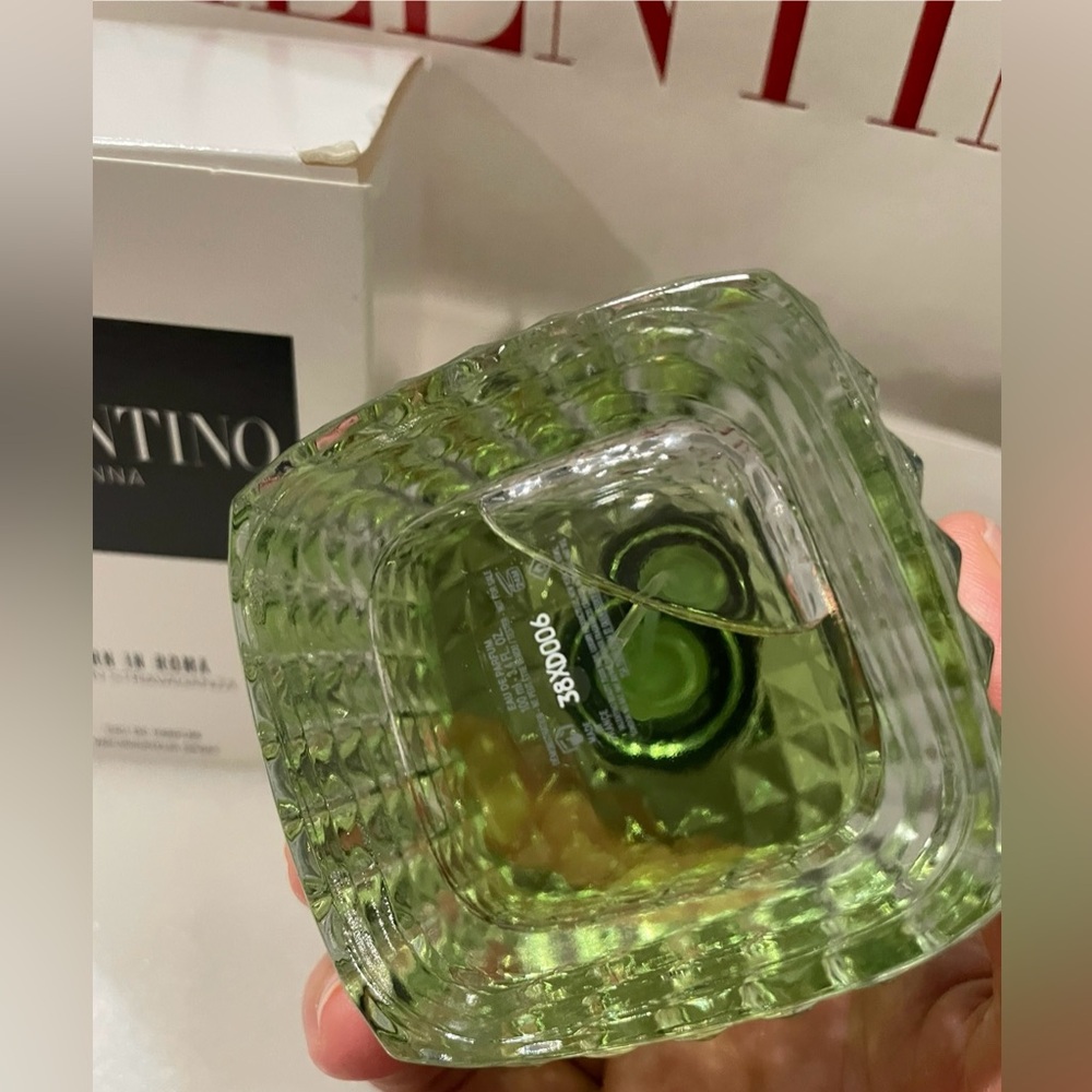 Valentino Donna Born in Roma Green Stravaganza Eau de Parfum - Picture 3 of 3